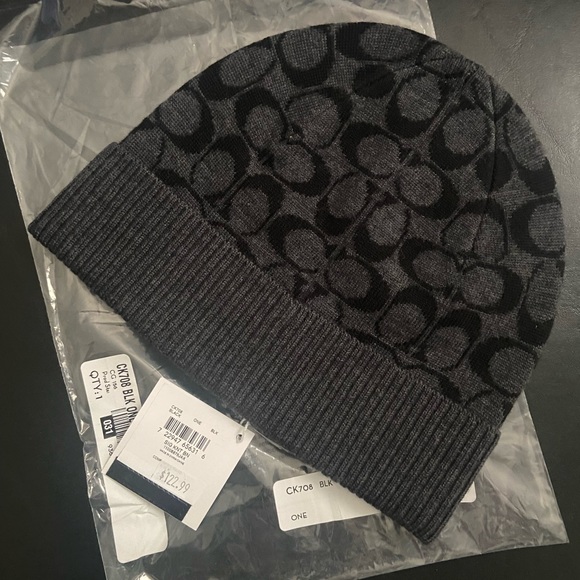 NWT Coach Signature Knit Beanie - Picture 3 of 3